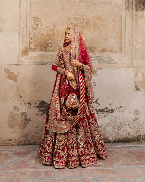 Faiza Saqlain Zofia - Replica