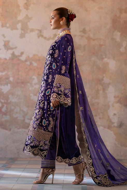 Emaan Adeel Velvet– Aroosh